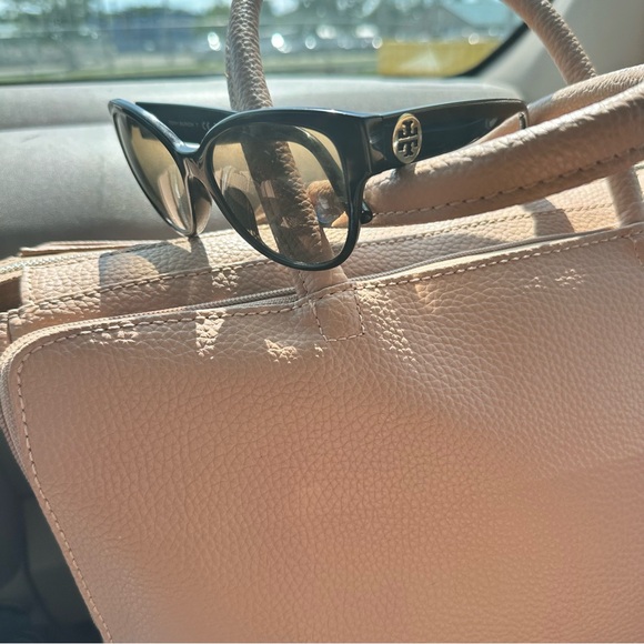 Tory Burch sun glasses - Picture 4 of 5
